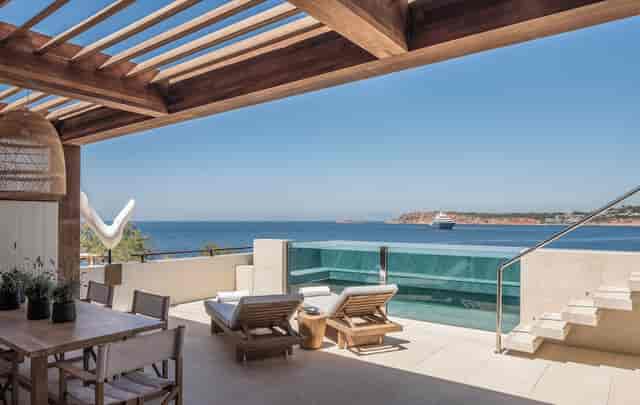 Four Seasons Athens garden terrace venue for luxury executive retreats and VIP hospitality events.