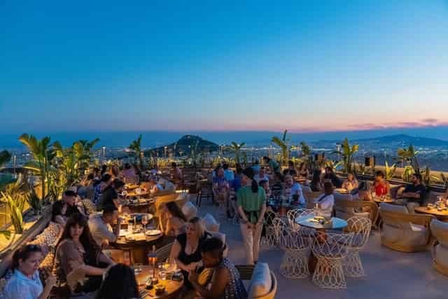 Cocktail bar