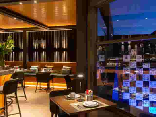 M Bar