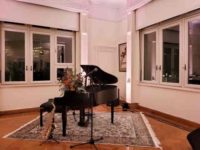 Grand piano in Amalias 36, 2nd floor, perfect for corporate cocktail events and private receptions.