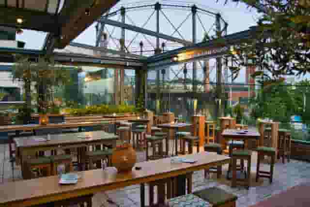 Lounge-bar