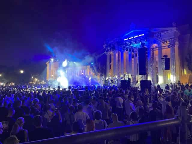 Stage