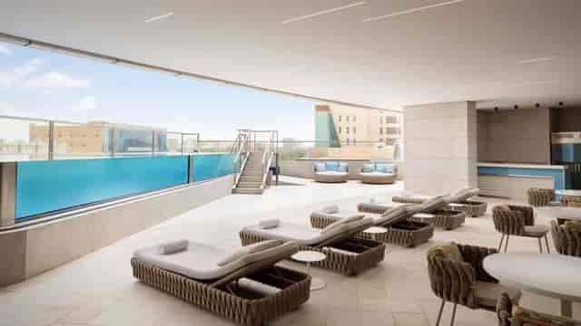 Le Méridien Riyadh outdoor breakout space for luxury corporate events and incentive programs.