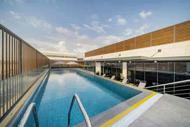 Al Jadah East rooftop pool venue in Riyadh for exclusive networking mixers and brand activations.