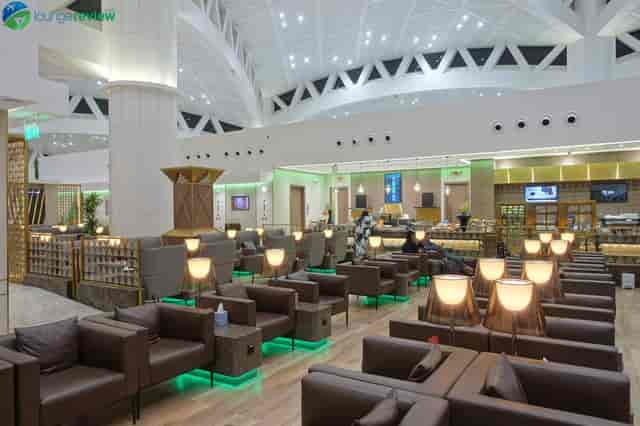 Modular airport lounge seating for corporate networking events and breakout spaces.