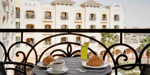 Cordova balcony breakfast at Crowne Plaza Riyadh for luxury incentive travel and corporate events.