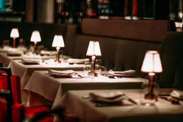 Luxury VIP dinner setup with ambient lighting for exclusive private events in Riyadh.