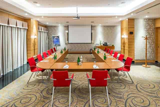 U-shape boardroom at Radisson Blu Riyadh for professional corporate meetings and events.