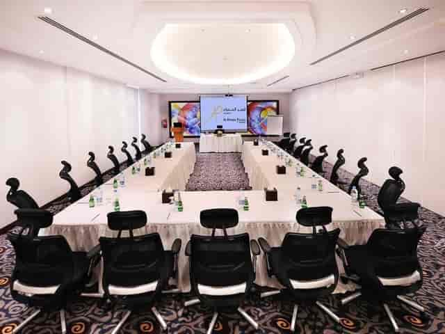 U-shape boardroom at Braira Al Wizarat with professional seating for corporate meetings.