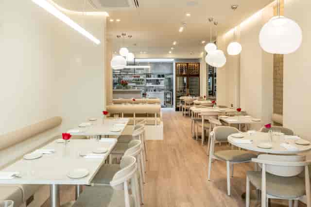 Modern Botwa restaurant for corporate breakfast and networking luncheon.