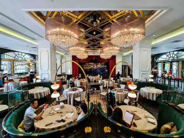 Sophisticated M Social Singapore restaurant for corporate dinners and VIP event hosting.