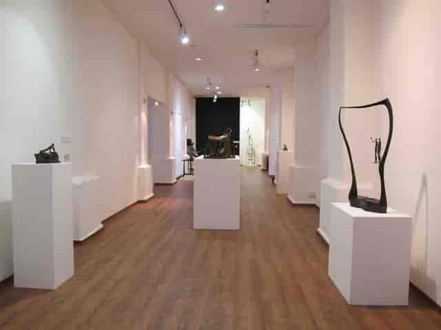 Sleek REDSEA Gallery space for high-end corporate cocktail reception and VIP networking events.