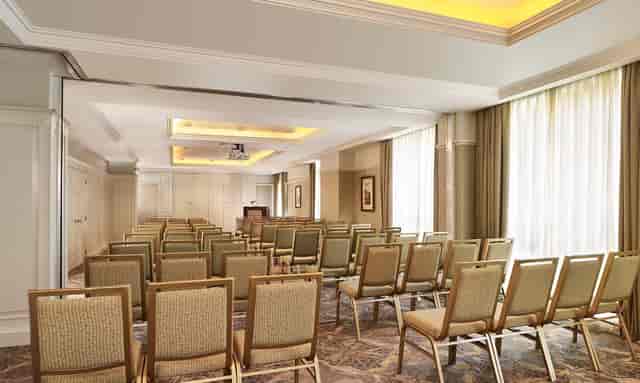 Guinea and Florin Suite, Dublin: Theater-style breakout room for professional corporate events.