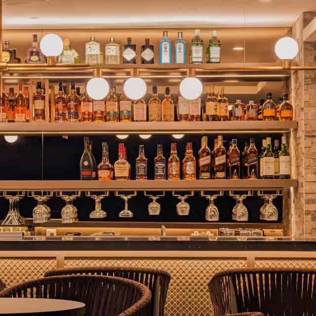 Upscale back bar at Cooling Tower Rooftop, Carlton City Hotel for cocktail reception or networking.