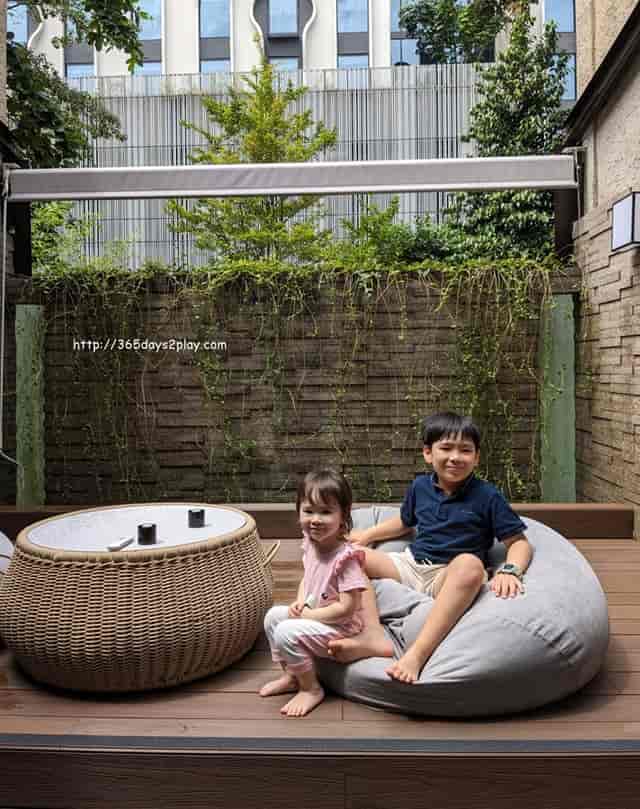 Oasia Resort Sentosa courtyard: biophilic outdoor breakout space for creative networking events.