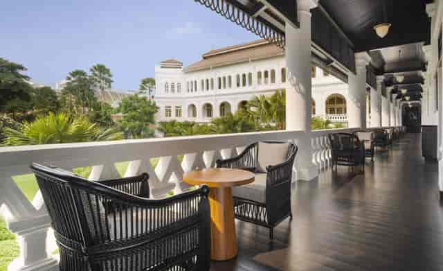 Colonial-style Palm 1 terrace for high-end VIP coffee breaks and corporate networking events.