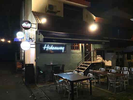 Outdoor restaurant in Hideaway for casual networking and post-conference happy hour events.
