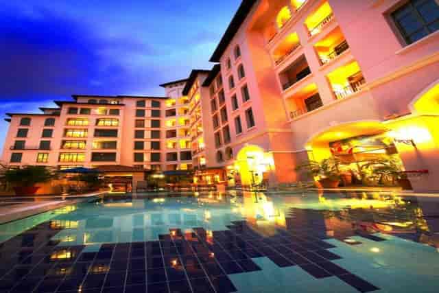 Upscale swimming pool at Fraser Place Robertson Walk, ideal for cocktail receptions and events.