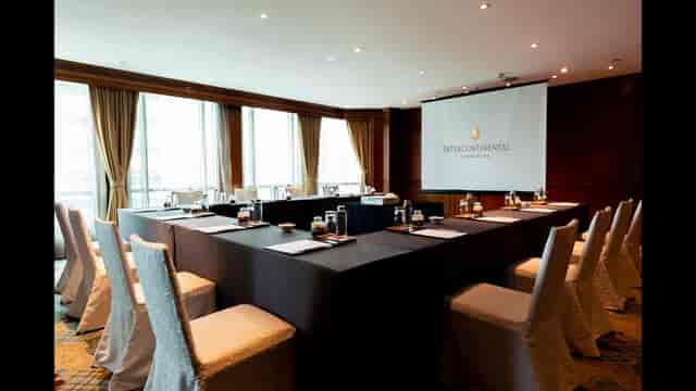 U-shaped meeting room in InterContinental Singapore for corporate events and conferences.