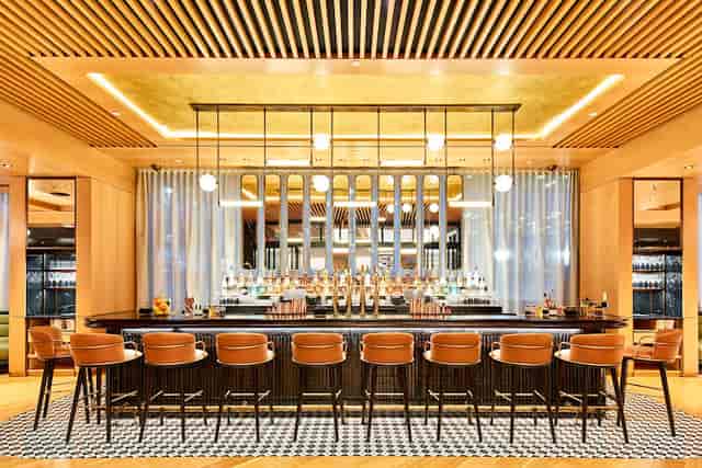 Upscale hotel bar at The Landing, perfect for corporate networking and professional receptions.
