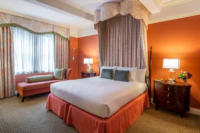 Hollywood Suite