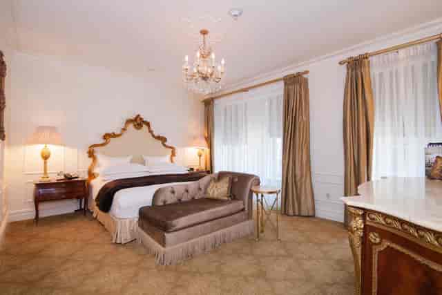 The Plaza Edwardian Room hotel suite for executive retreats and VIP event accommodation.