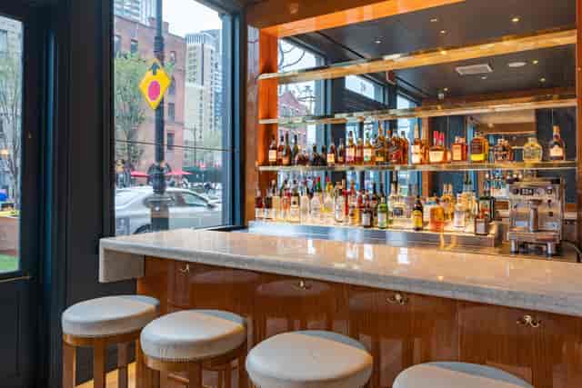 Intimate bar at Urban Cove Society & Kitchen, 33 Hotel NYC; ideal for VIP receptions and networking.