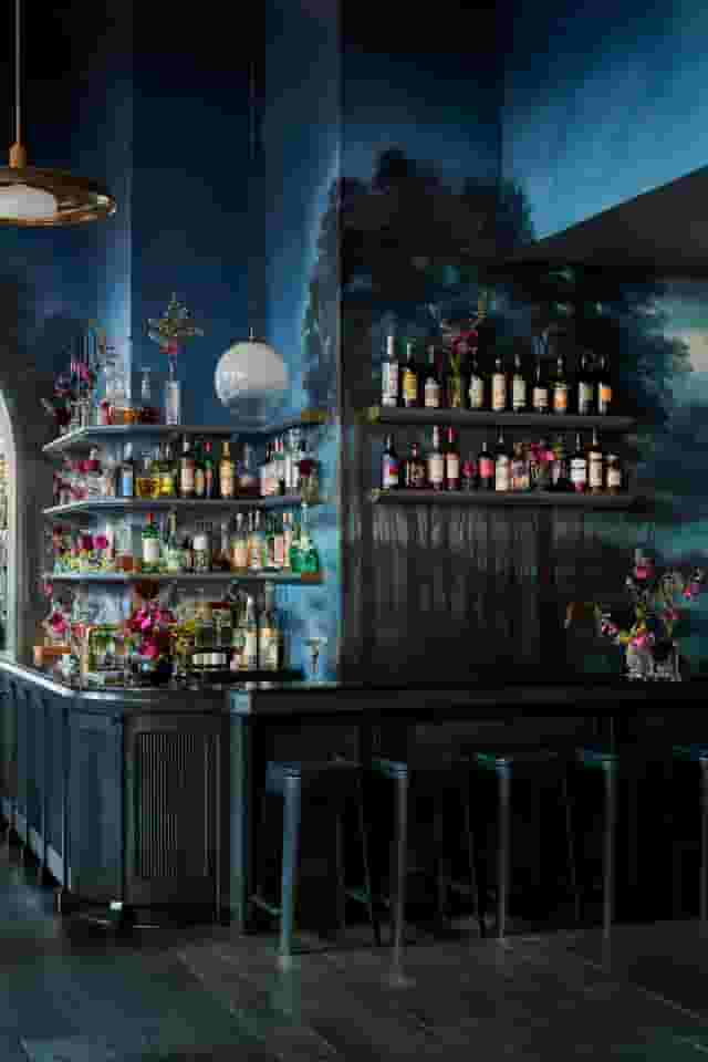Cocktail bar