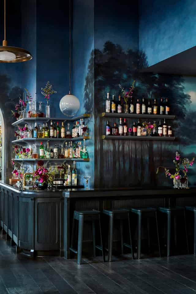 Cocktail bar
