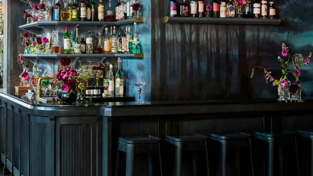 Cocktail bar