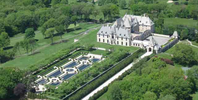 Luxury corporate retreat at OHK Bar & Restaurant outdoor piazza with manicured event lawns.