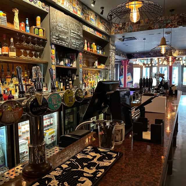 Cocktail bar
