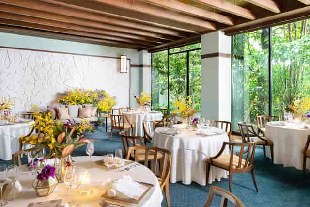 Biophilic banquet space at Classica Omotesando for corporate luncheons and private events.