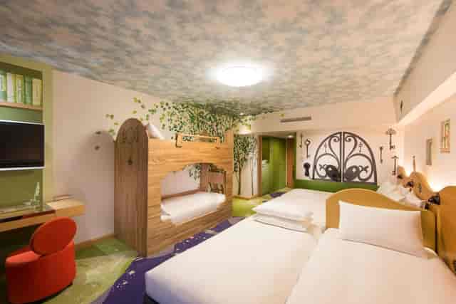 Neo-themed Hilton Tokyo Bay guest room for family conference and incentive travel.