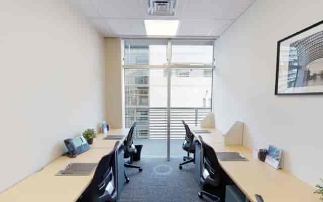Ichigo Ebisu Green Glass huddle room for focused co-working and private virtual meetings.