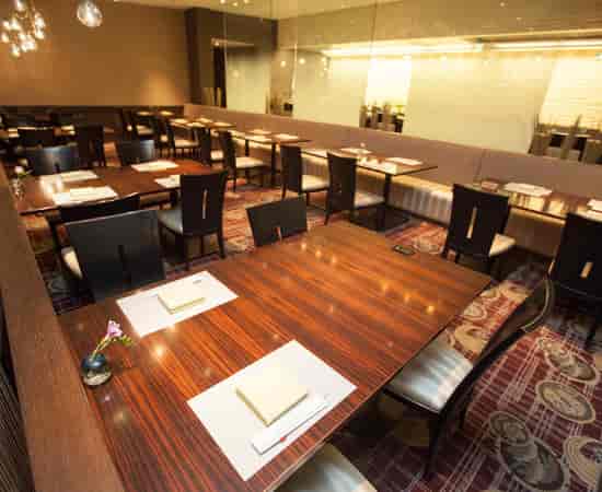 Kagari room at Keio Plaza Hotel with modular tables for business luncheon and professional meetings.