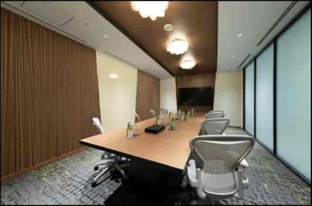 Modern boardroom in Meguro Arco Tower with ergonomic seating for executive meetings and strategy.