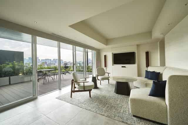 Terrace & Lounge
