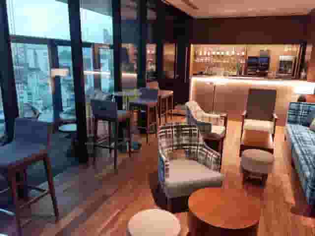 Restaurant & Bar