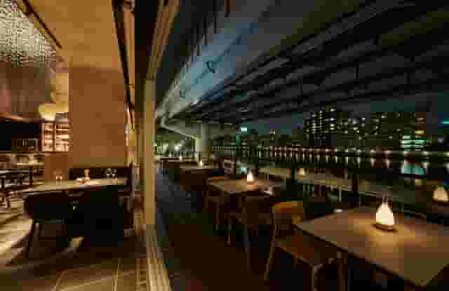 Restaurant & Bar
