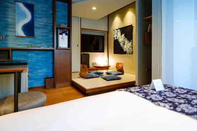 Nishijin Suite with tatami area for intimate VIP briefings and luxury event hosting.