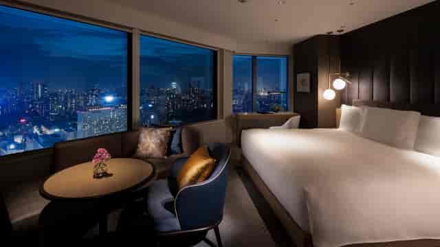 Executive guest room with Tokyo cityscape view for VIP accommodations and corporate retreats.