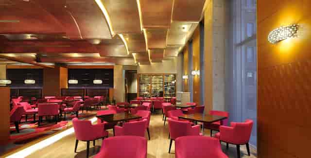 Tokyo American Club 51 East: Modern private dining lounge for corporate cocktail networking events.