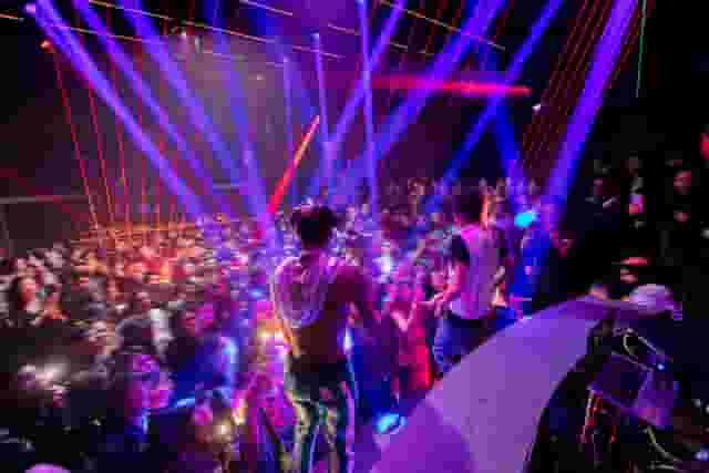 CÉ LA VI Club Lounge