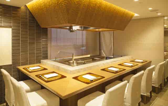 Minimalist private dining at Tempura Tensho: ideal for VIP business networking or executive events.
