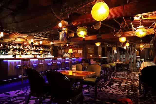 Luxury hotel bar in Tokyo for VIP networking and evening receptions with atmospheric lighting.