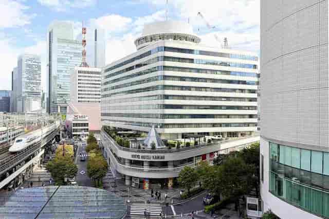 Tokyo Kotsu Kaikan gallery: accessible corporate event venue and transit-oriented exhibition space.