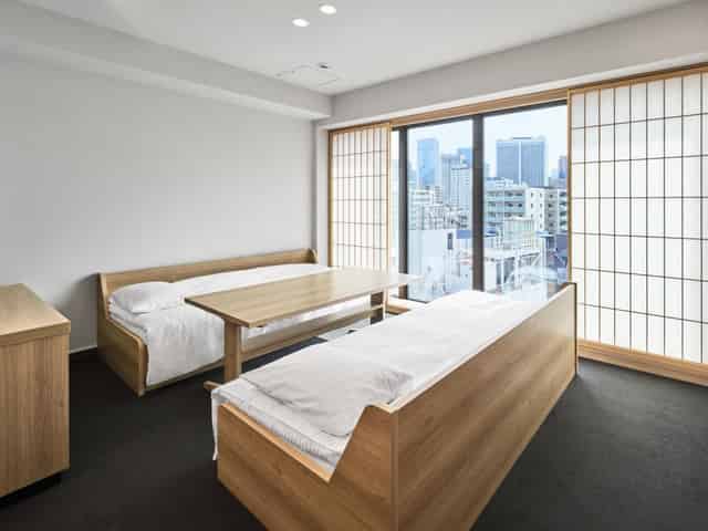 Connecting Room