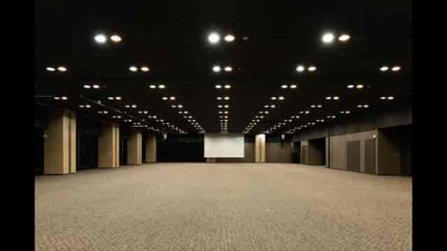 Bellesalle Shinjuku Central Park Hall B: versatile ballroom with high ceilings for event production.
