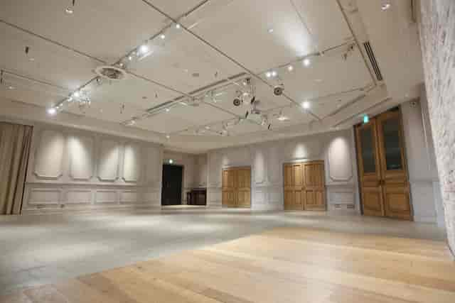 TRUNK BY SHOTO GALLERY: Versatile event space with rustic wood floors for corporate exhibitions.